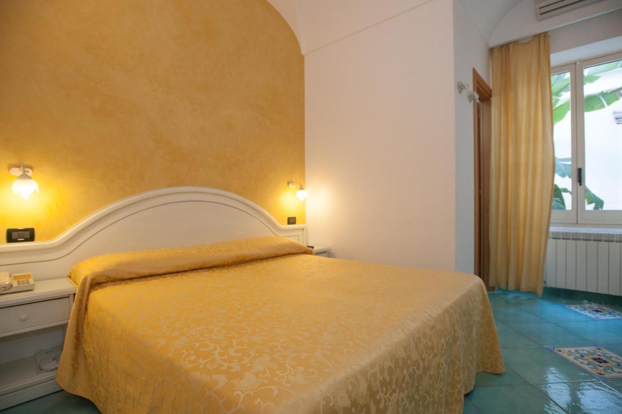 Hotel Villa Sirena - Thermae & Spa Ísquia Exterior foto